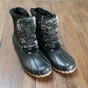 Bare Traps Women's Flash Duck Boots (Black)